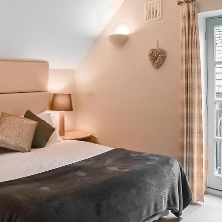 Riverview Somerford Keynes Экстерьер фото